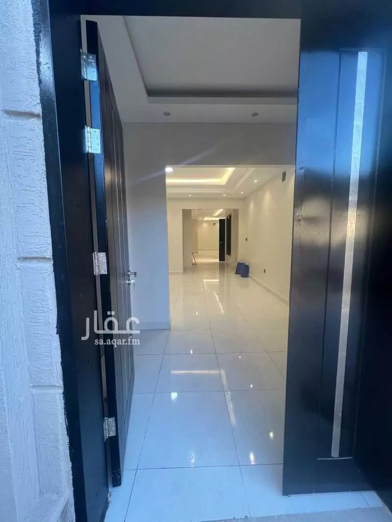 4 bedroom villa in Al Janadriyah 19