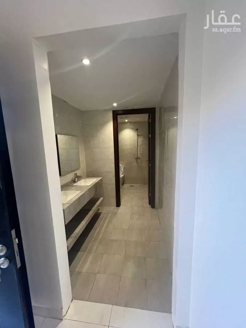 4 bedroom villa in Al Janadriyah 3
