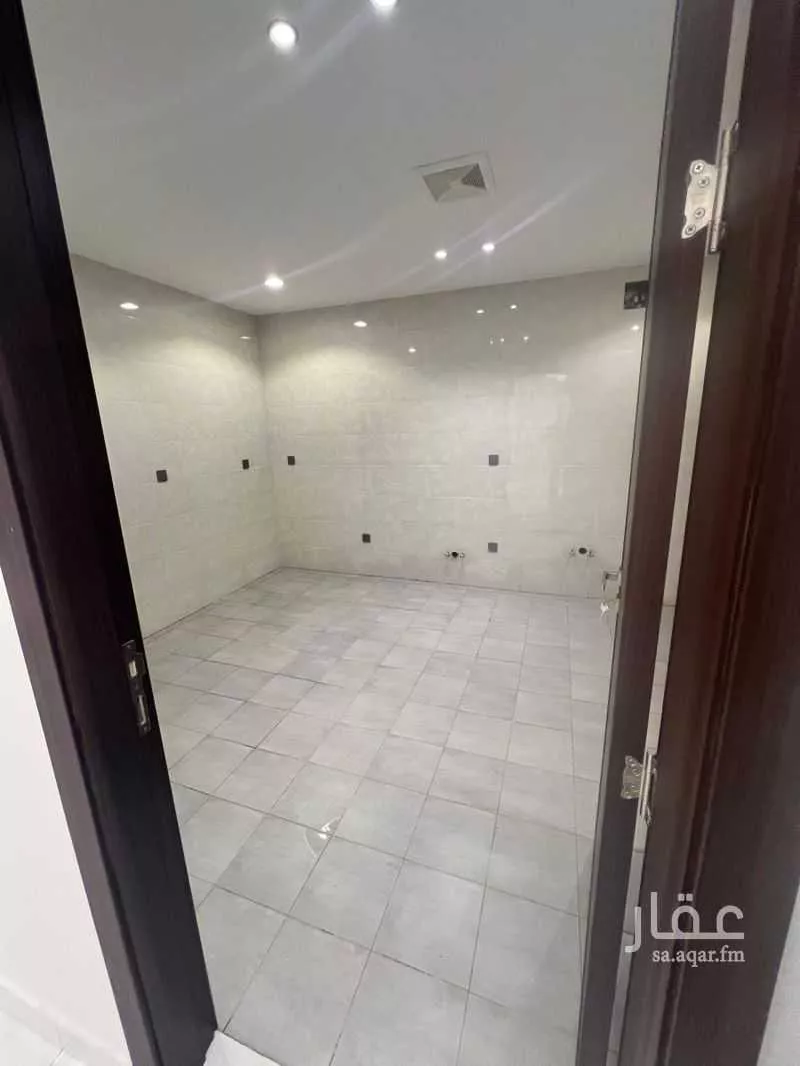 4 bedroom villa in Al Janadriyah 21