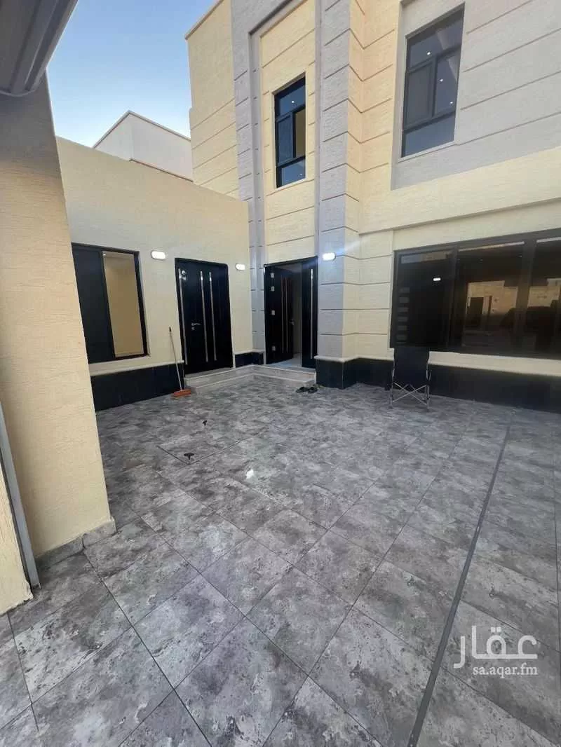 4 bedroom villa in Al Janadriyah 6