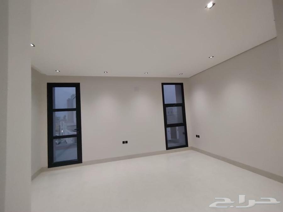 4 bedroom villa in Al Janadriyah 9