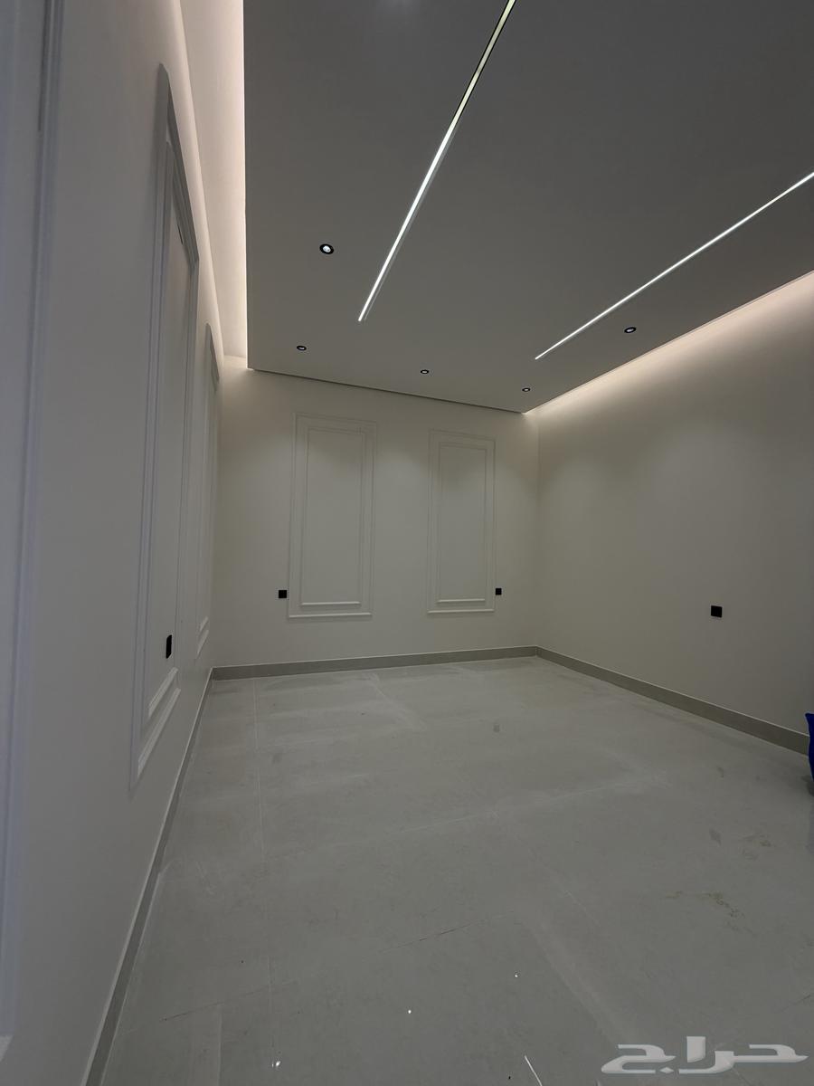 5 bedroom villa in Al Zahir 4
