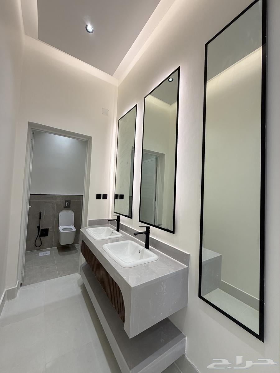 5 bedroom villa in Al Zahir 5