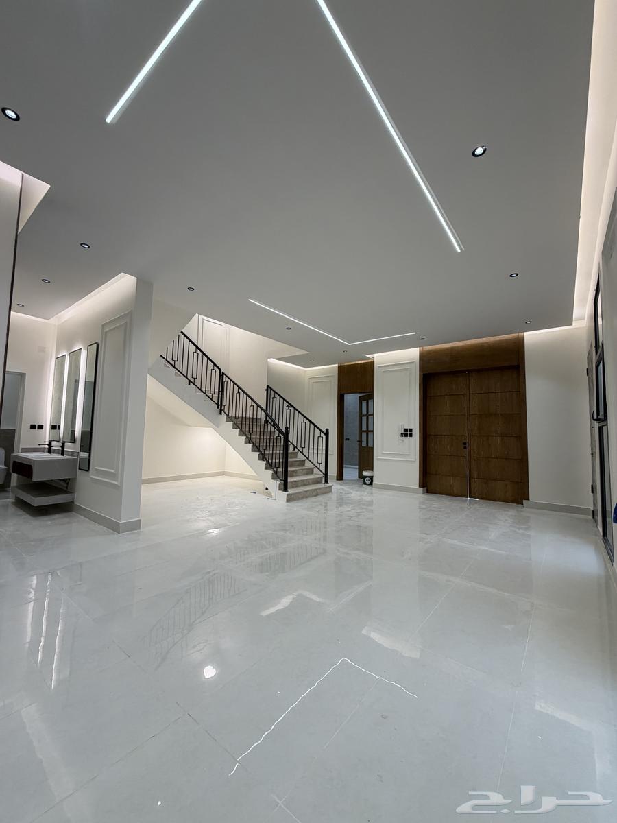 5 bedroom villa in Al Zahir 8