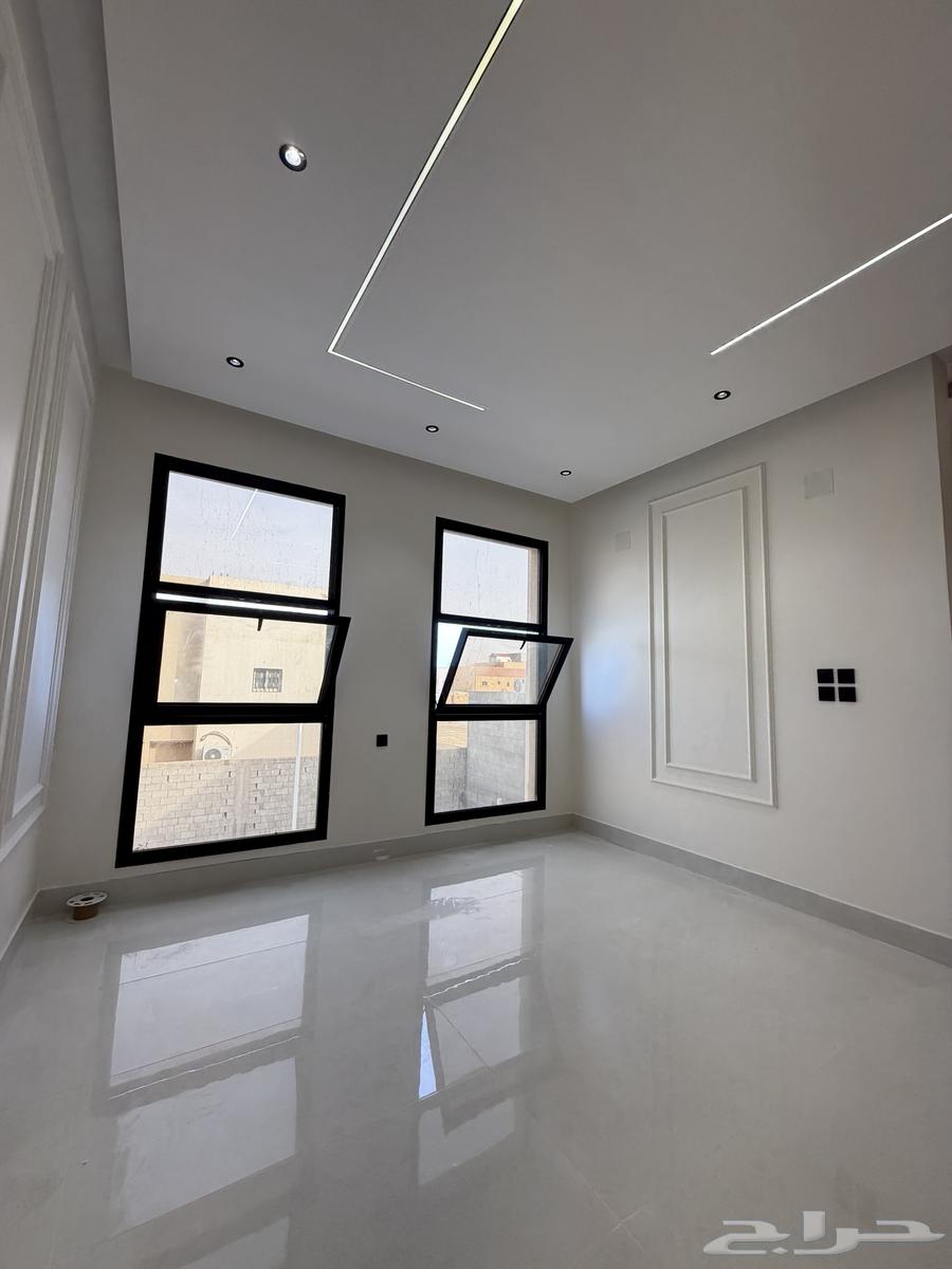5 bedroom villa in Al Zahir 10