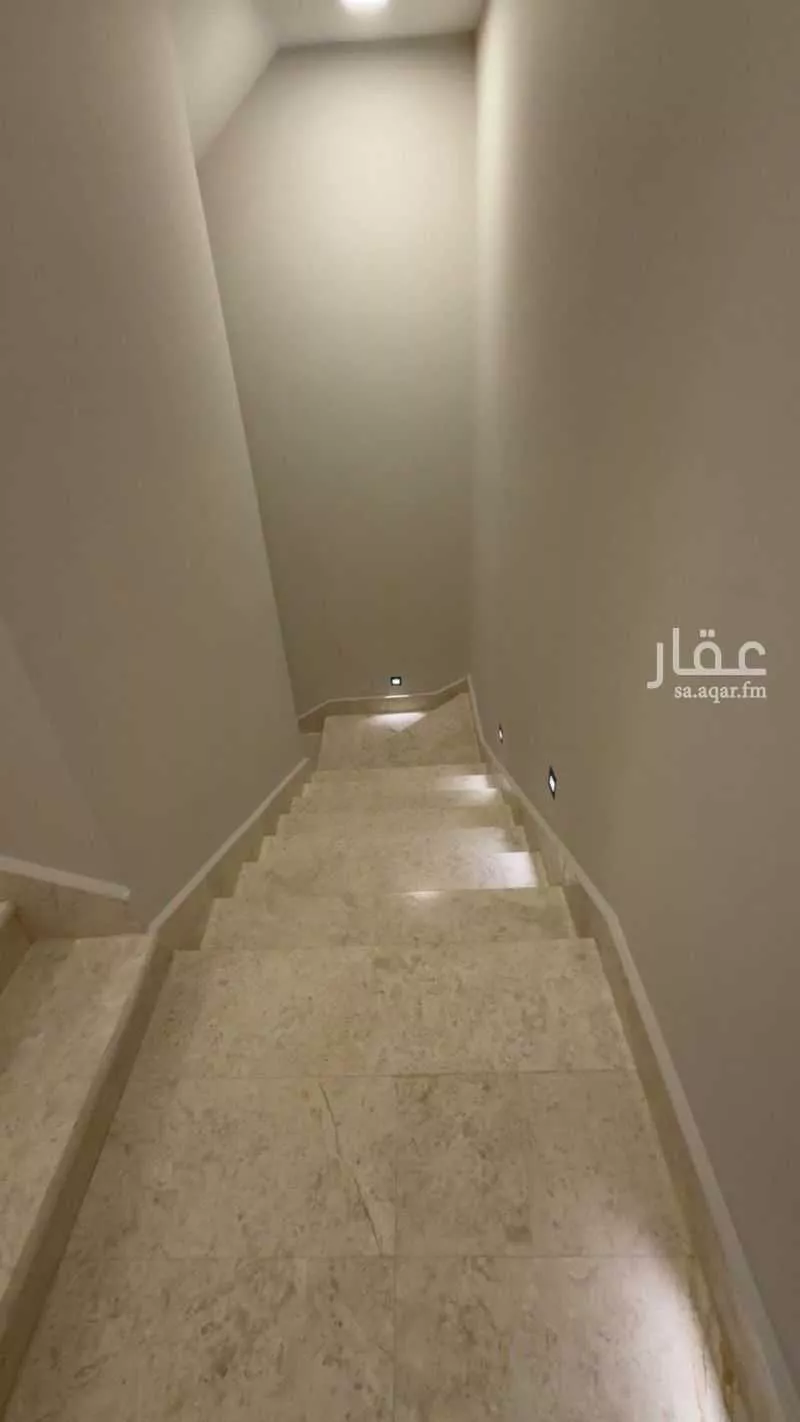 فيلا 5 غرف في بنبان 8