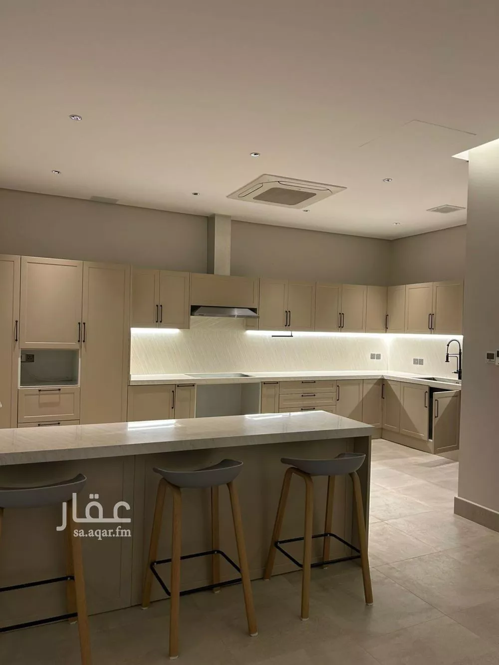 5 bedroom villa in Al Narjis 6