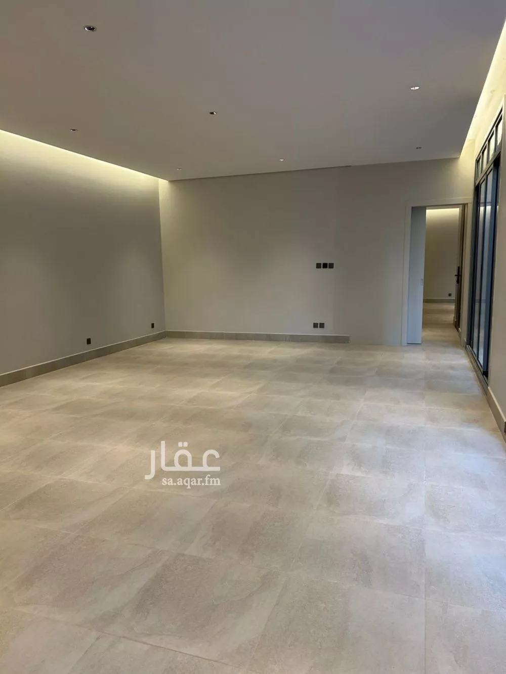 5 bedroom villa in Al Narjis 8