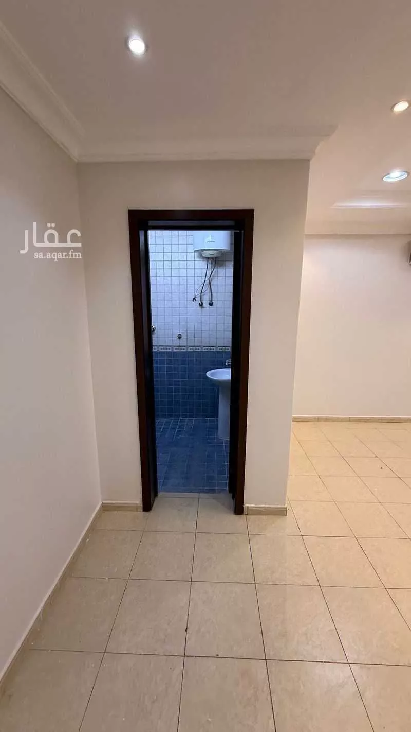 5 bedroom apartment in Dhahrat Laban 7