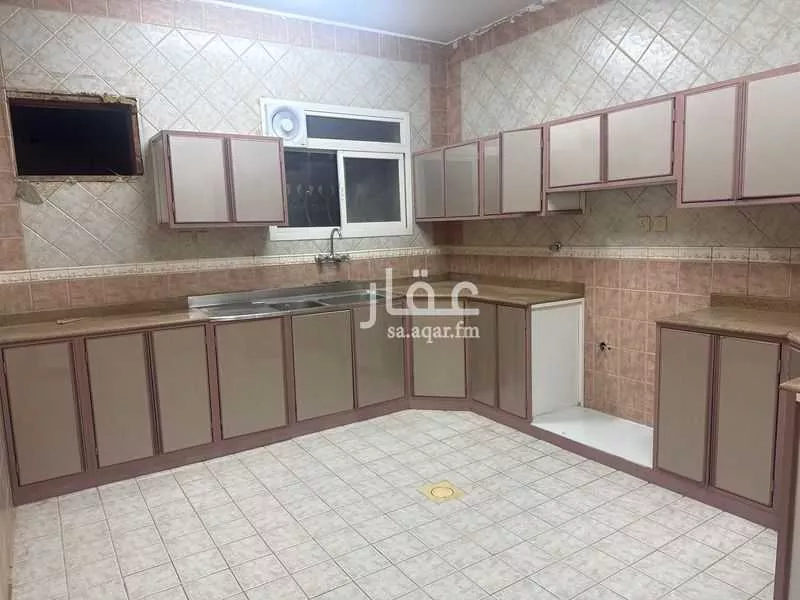 3 bedroom floor in Al Uraija Al Wusta 9