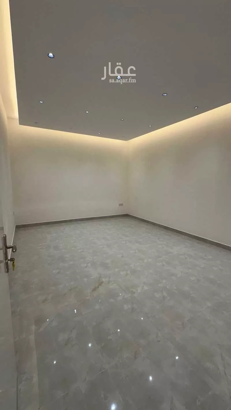3 bedroom floor in Al Aridh 2