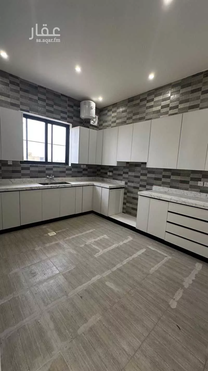 3 bedroom floor in Al Aridh 5