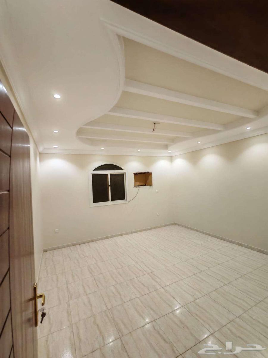 4 bedroom apartment in Al Ajawid 5