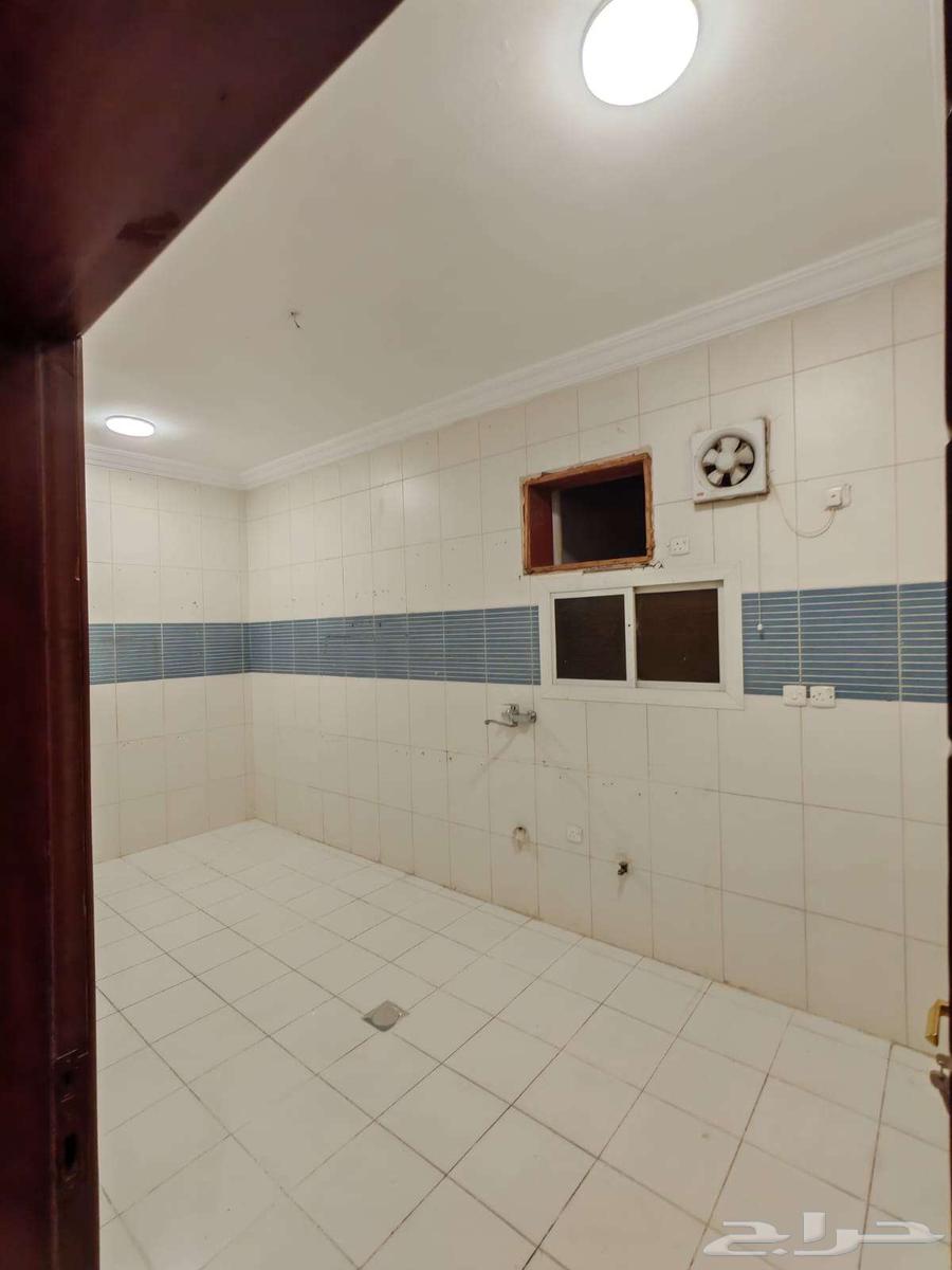 4 bedroom apartment in Al Ajawid 8