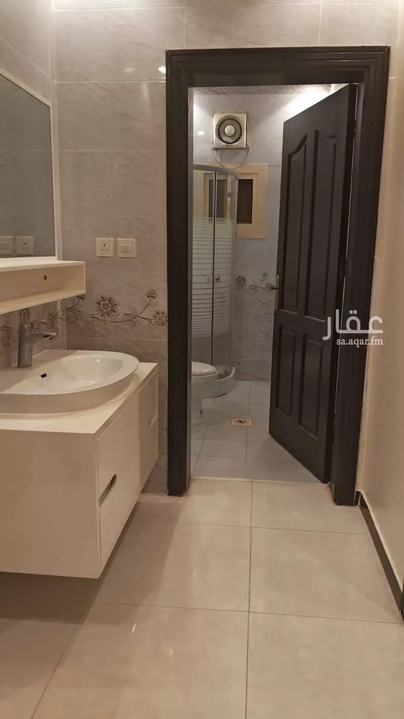 6 bedroom apartment in Muraykh 7