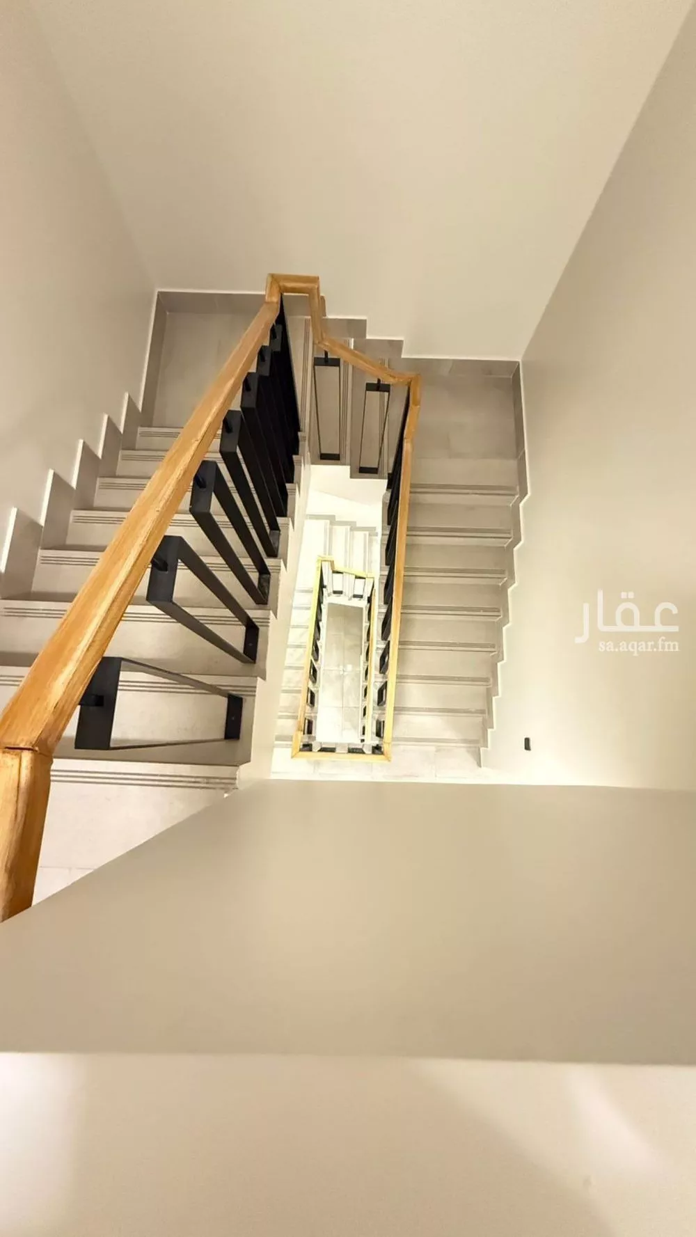 فيلا 5 غرف في النرجس 8