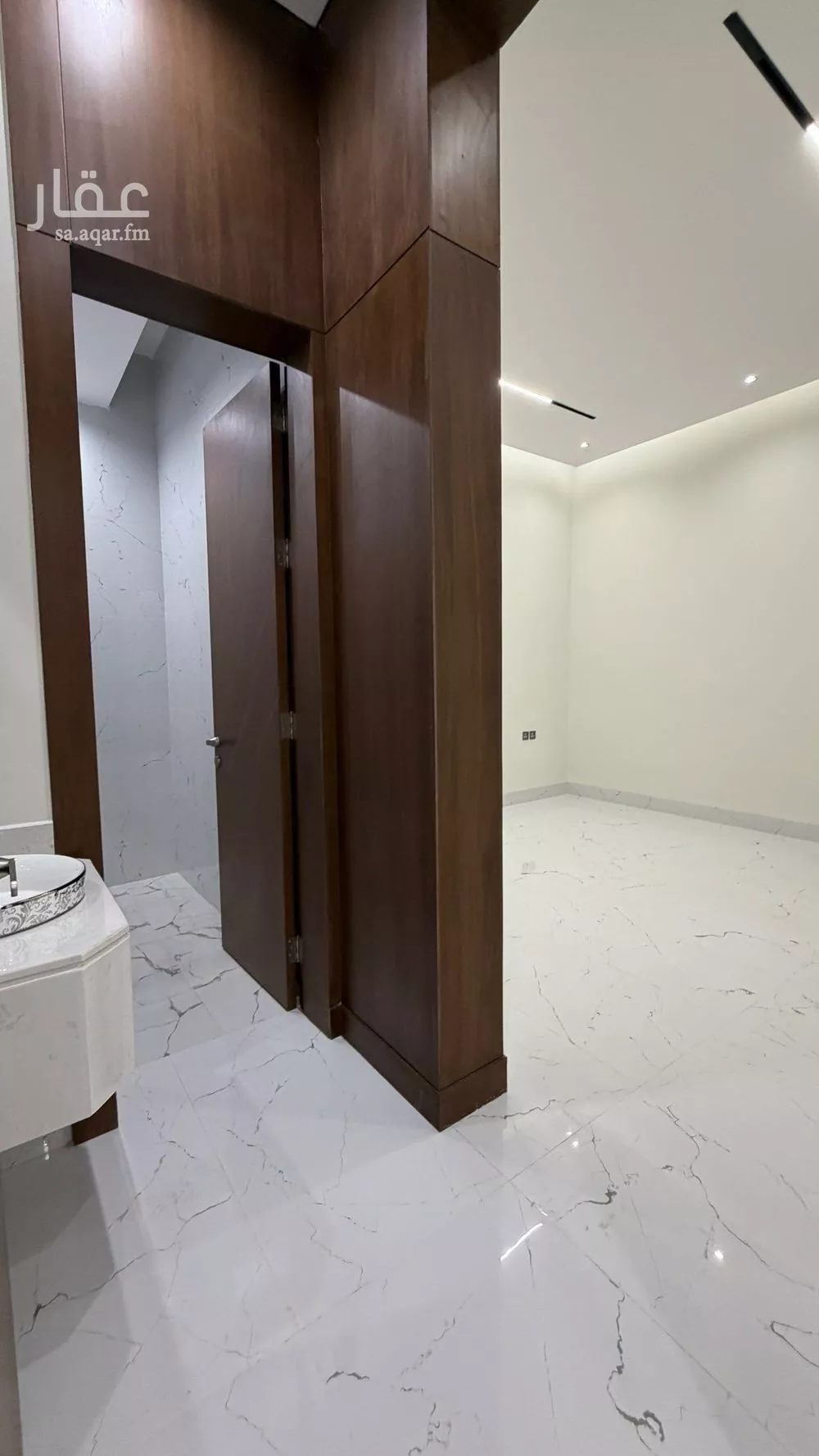 5 bedroom villa in Al Mahdiyyah 12