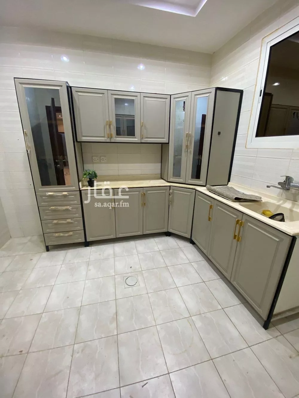 3 bedroom floor in Al Munsiyah 5