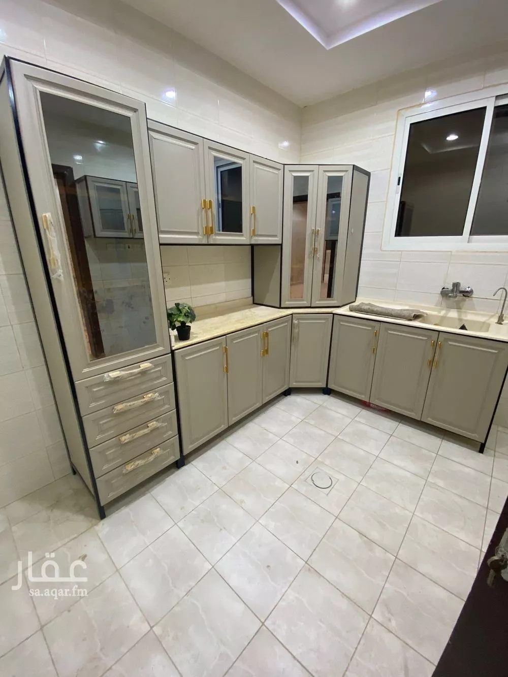 3 bedroom floor in Al Munsiyah 10