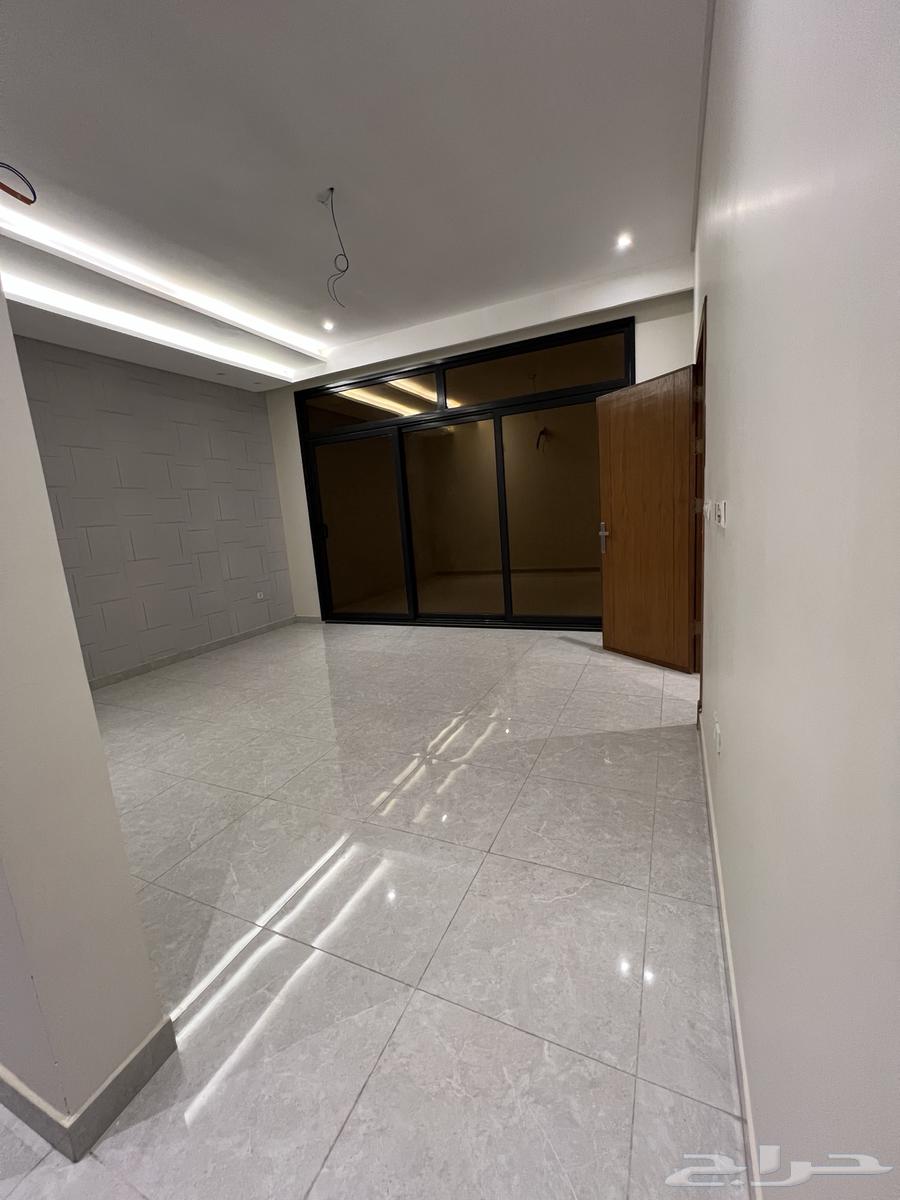 5 bedroom apartment in Al Marwa 13