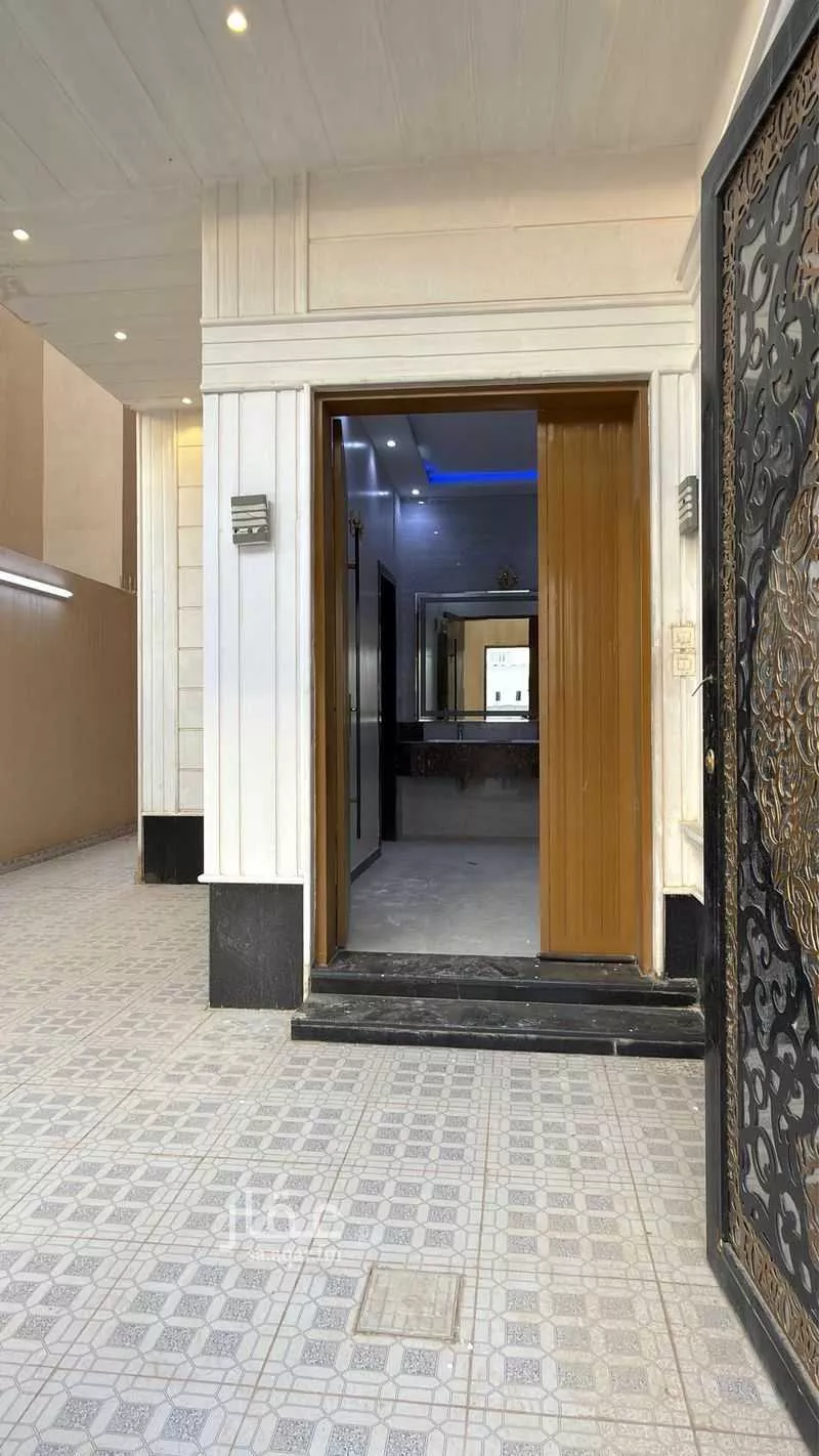 5 bedroom villa in Ash Sharq 6