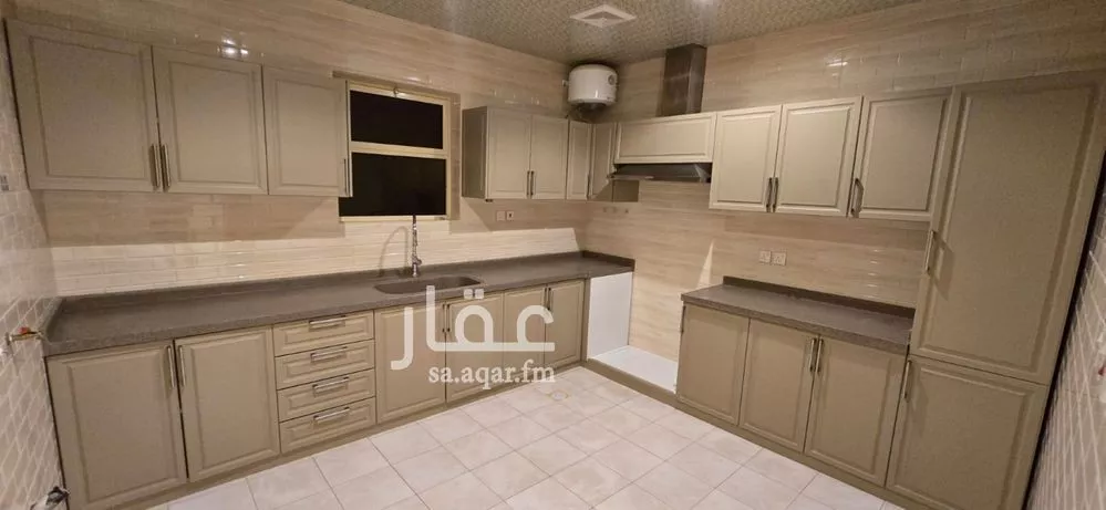 4 bedroom floor in King Faisal 4