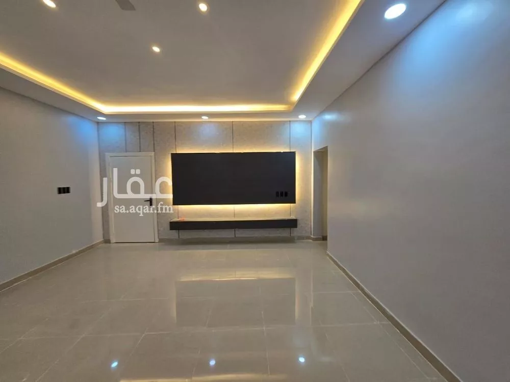 4 bedroom apartment in Dahiat King Fahd 8