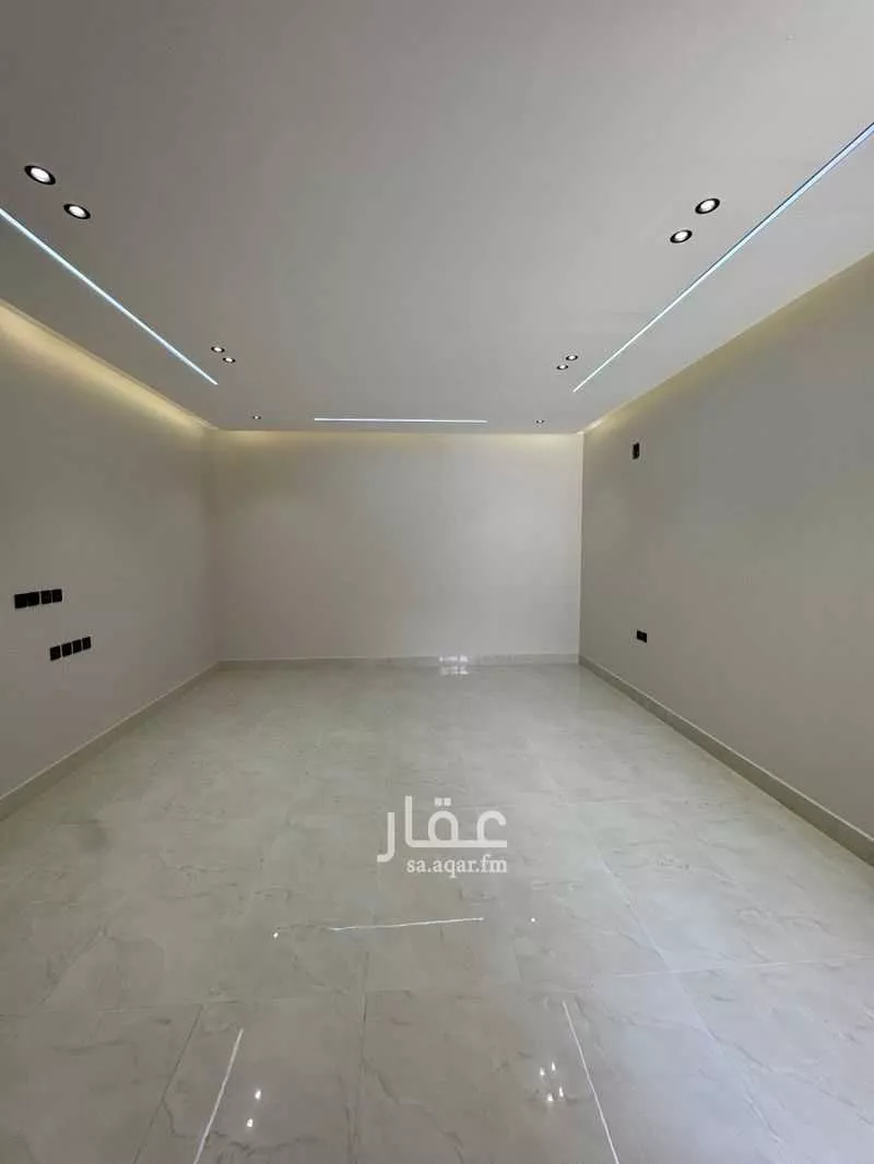 فيلا 7 غرف في الشرق 7
