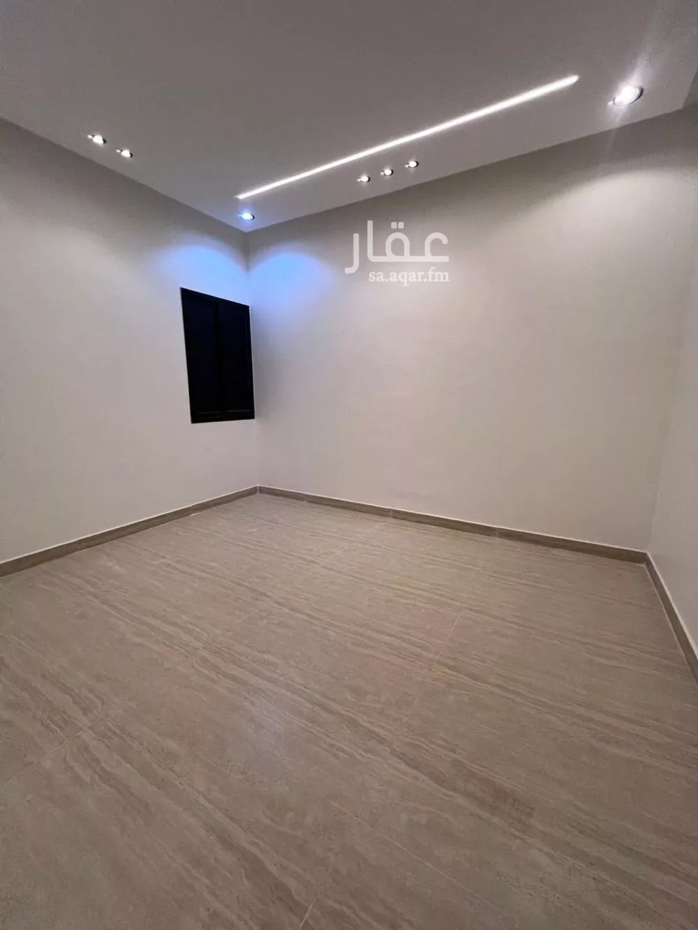 فيلا 5 غرف في عكاظ 5