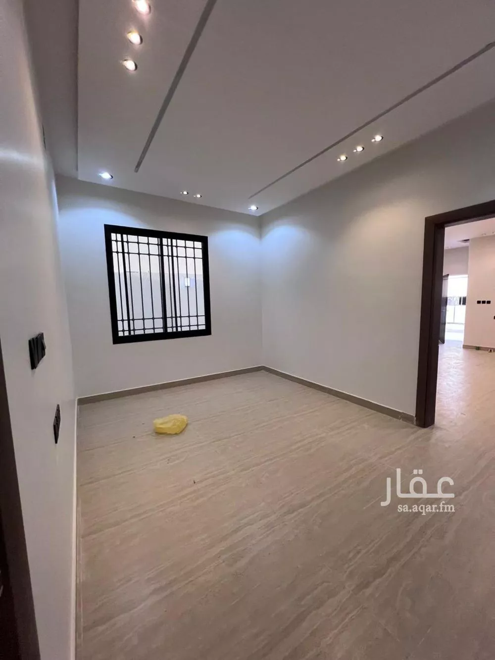 فيلا 5 غرف في عكاظ 6