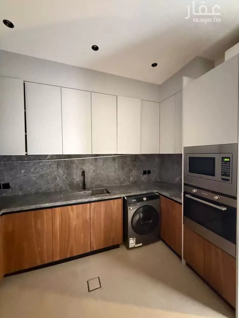 3 bedroom apartment in Al Malqa 13
