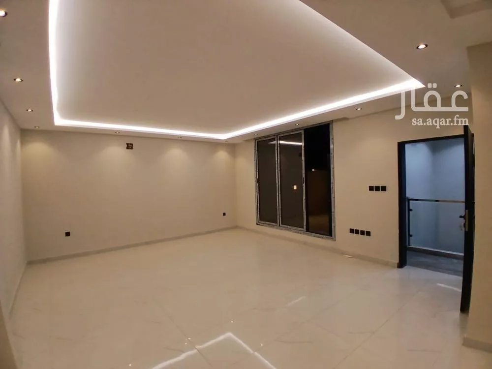 3 bedroom apartment in Al Khaleej 6