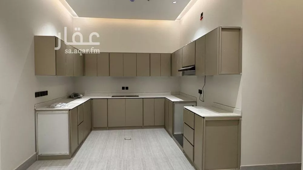 3 bedroom apartment in Al Rawdah 4