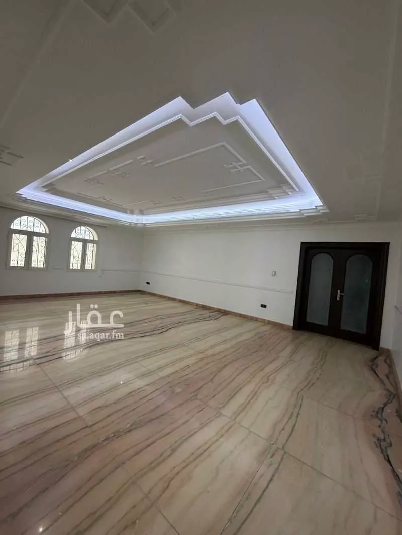 5 bedroom villa in Al Shati 3