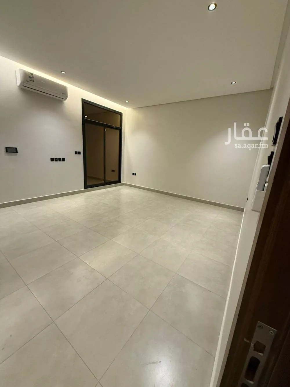 فيلا 3 غرف في العارض 2