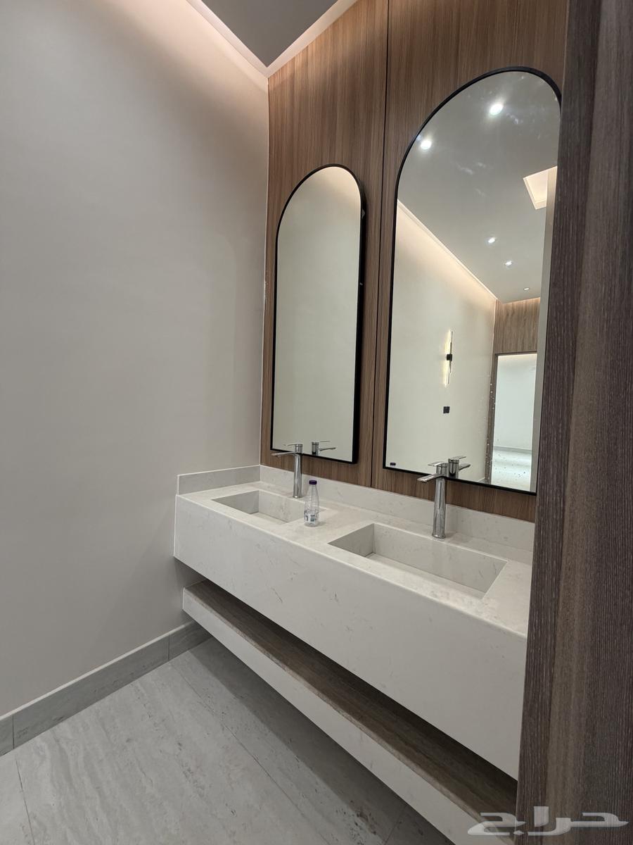 6 bedroom villa in Al Shiraa 11