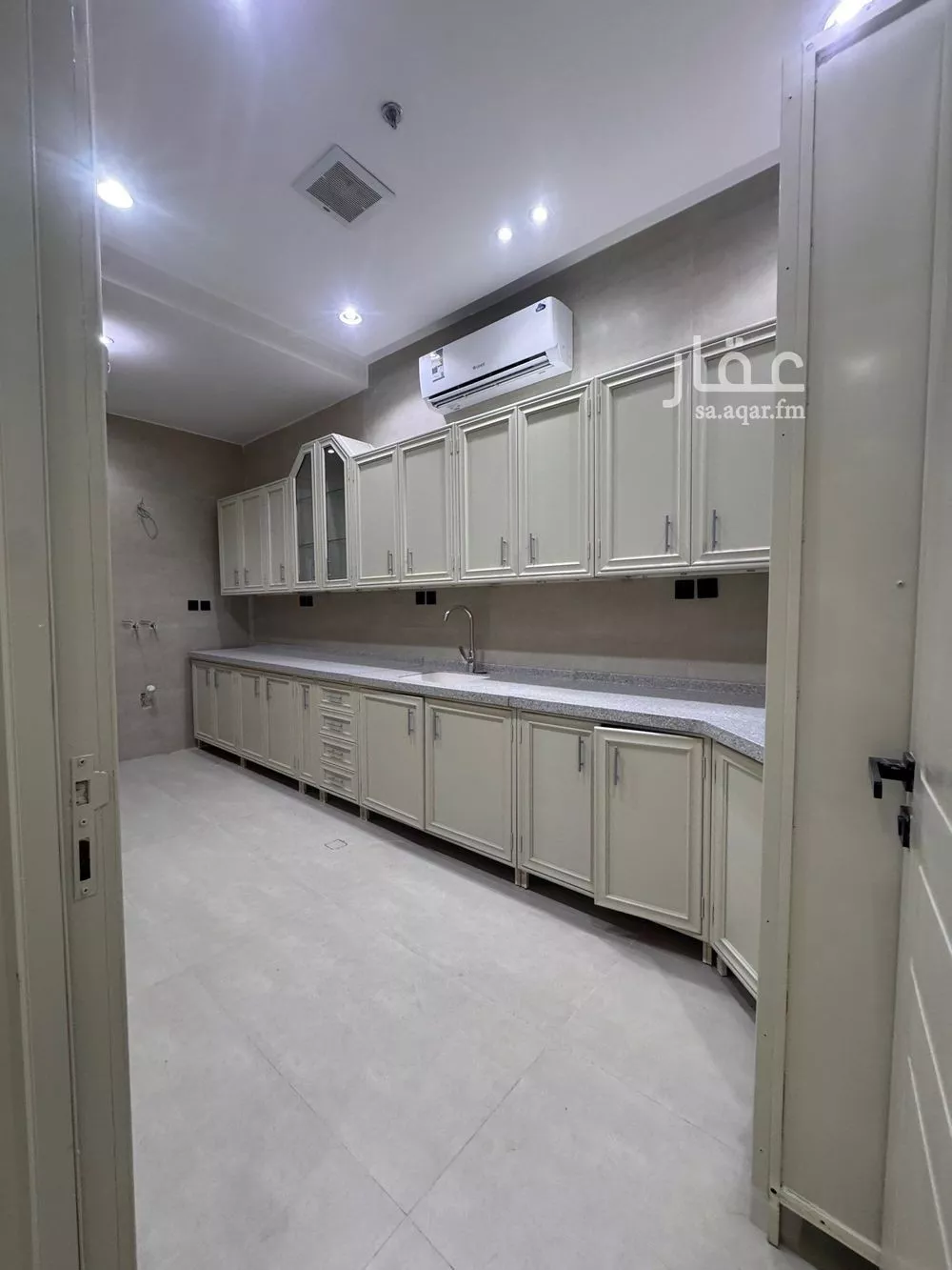 5 bedroom apartment in Dhahrat Laban, Riyadh 15