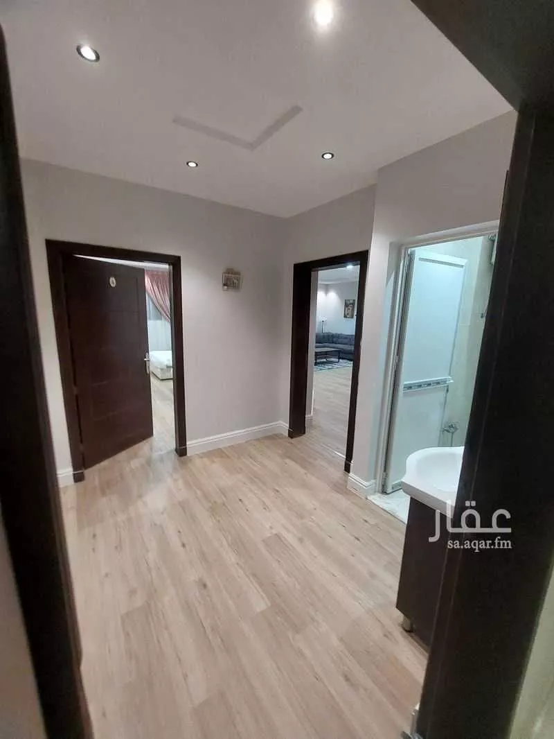 1050 sqm building in Al Malqa 16