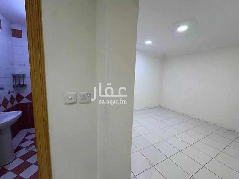 3 bedroom apartment in Granada 4