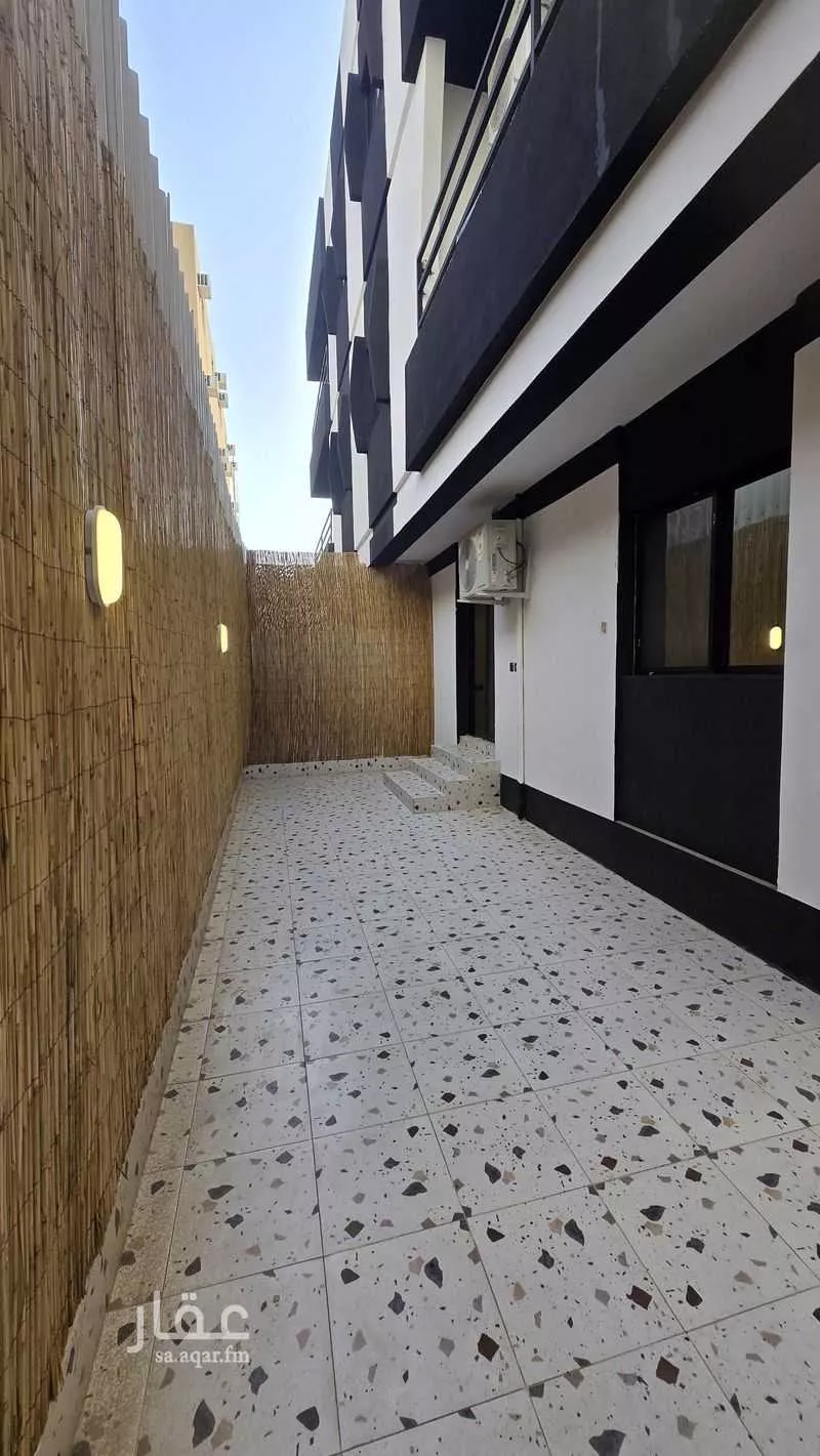 3 bedroom apartment in Al Wizarat 20