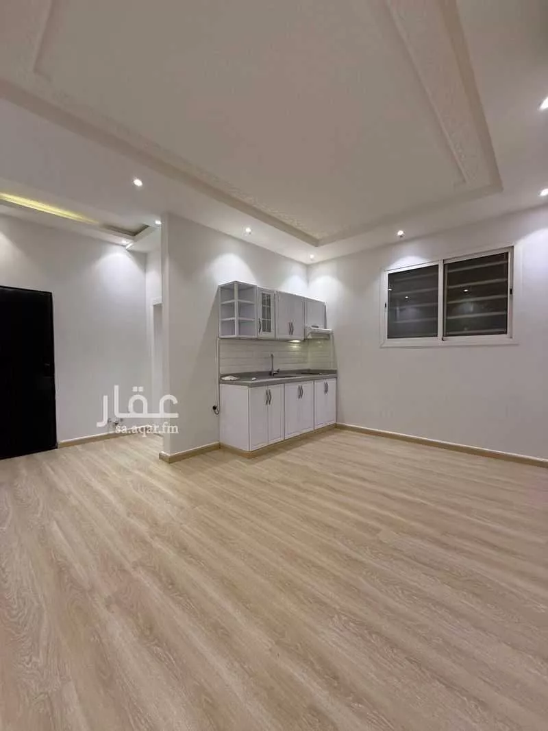 70 bedroom apartment in Hittin 4