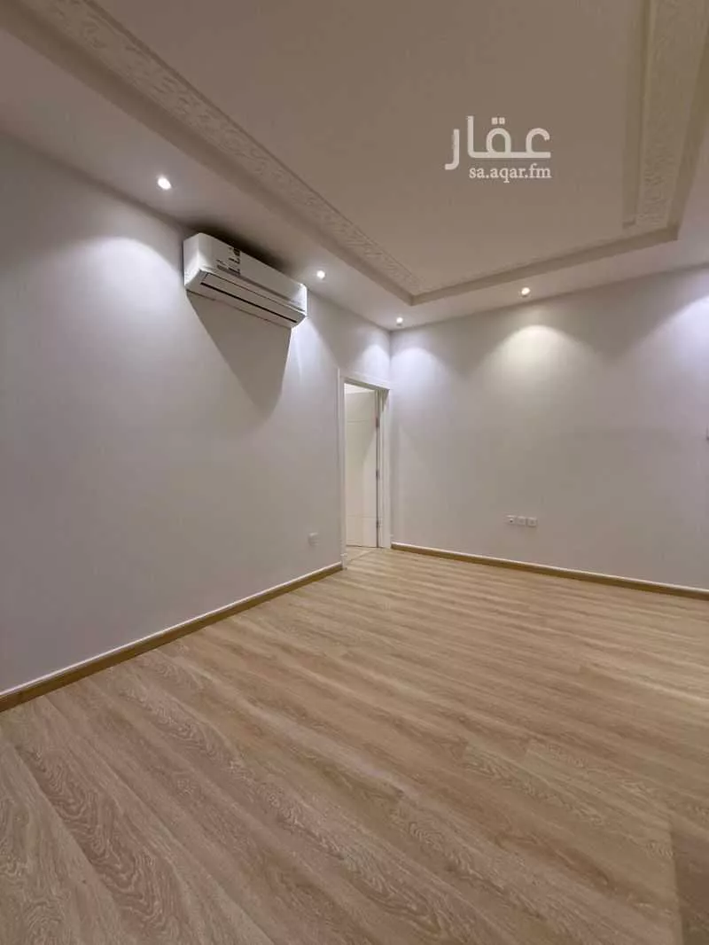 70 bedroom apartment in Hittin 5