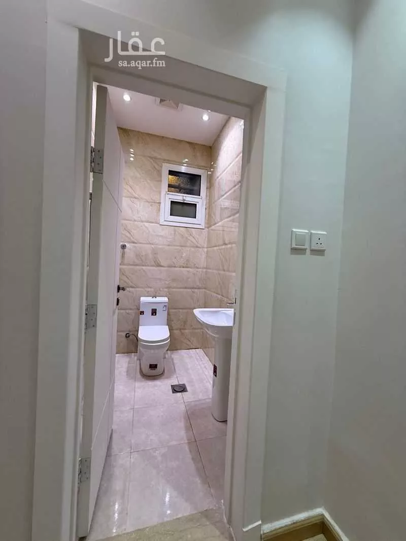 70 bedroom apartment in Hittin 10