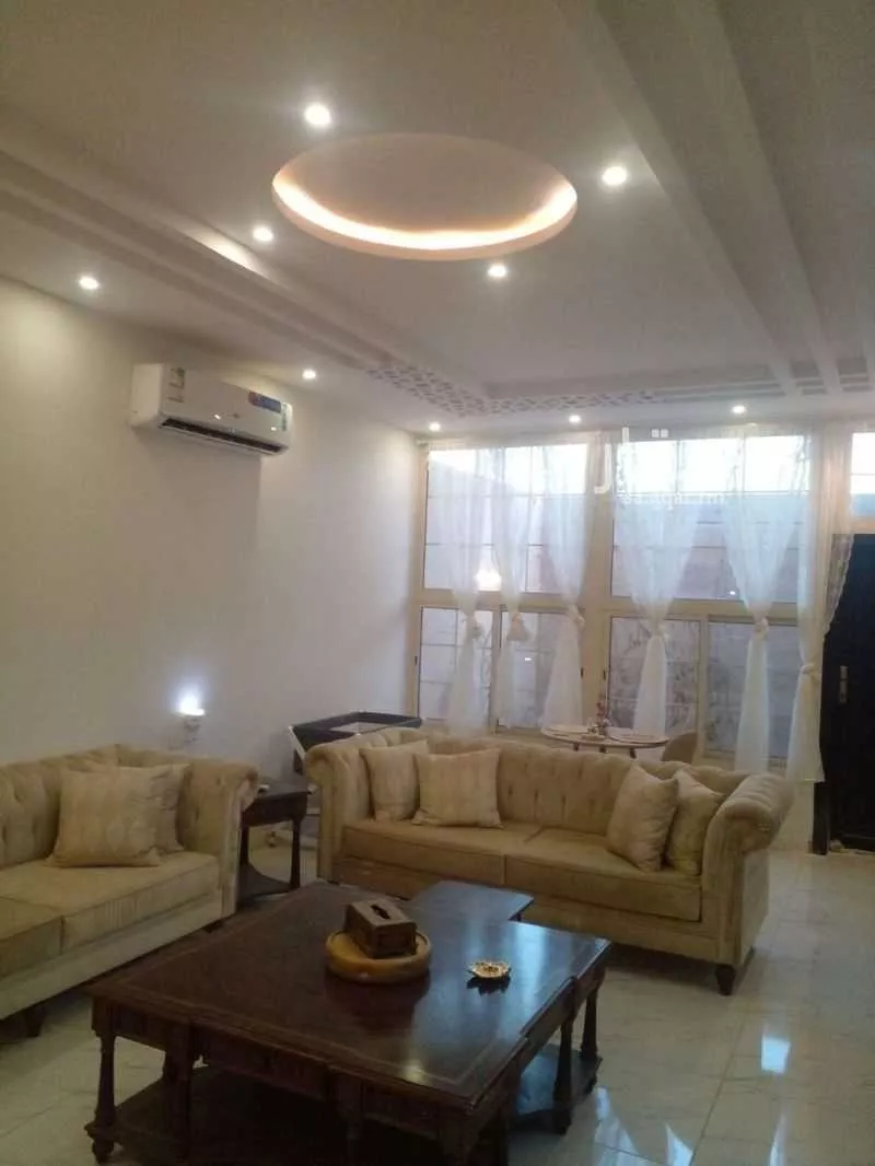 4 bedroom villa in Al Mahdiyyah 4