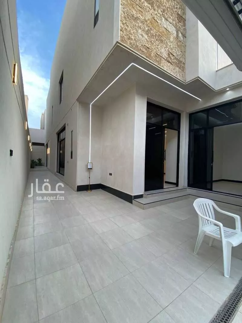 7 bedroom apartment in Al Rimal 9