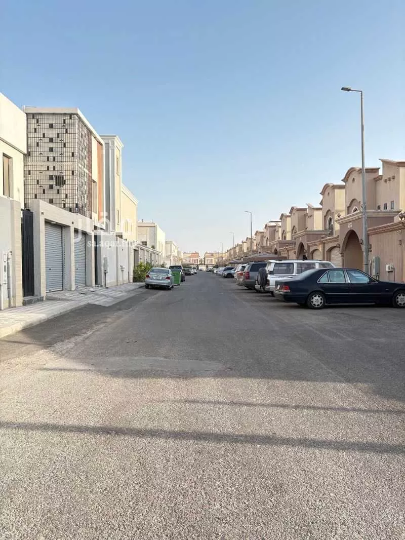 5 bedroom villa in At Tahliyah 3