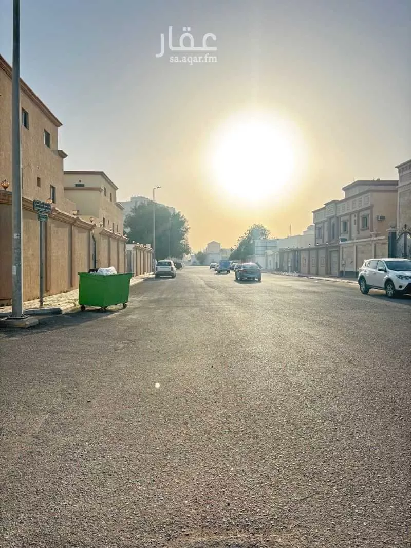 5 bedroom villa in At Tahliyah 6