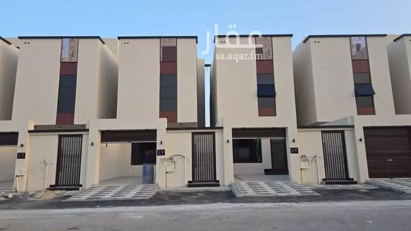 4 bedroom villa in Al Buhairah 4