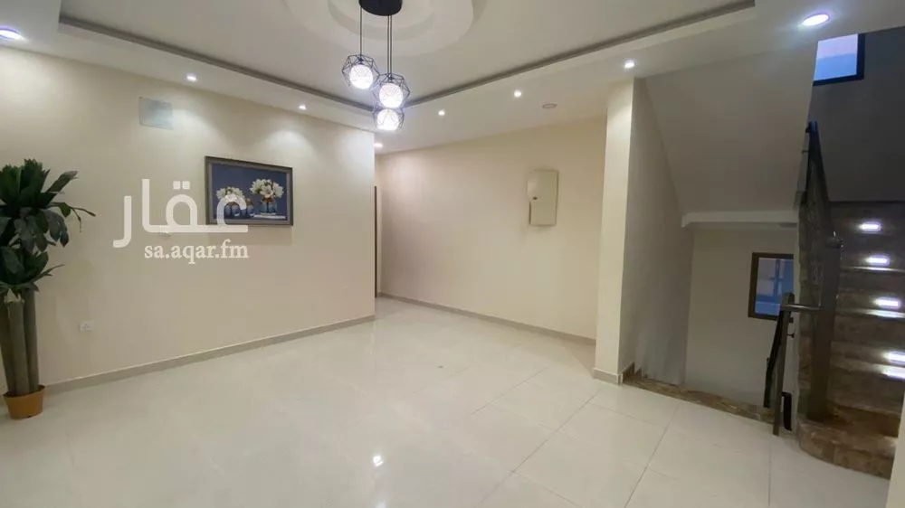 7 bedroom villa in Al Aqiq 7