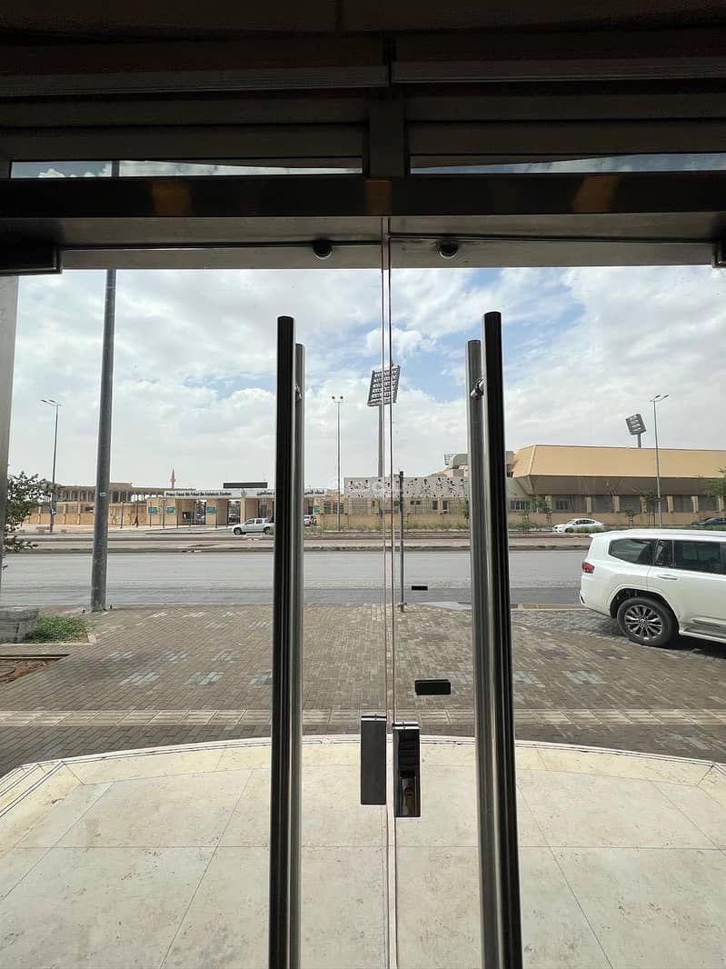shop in Al Malaz, Riyadh 4
